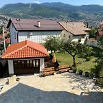 House Mael 아파트