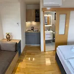House Mael 아파트