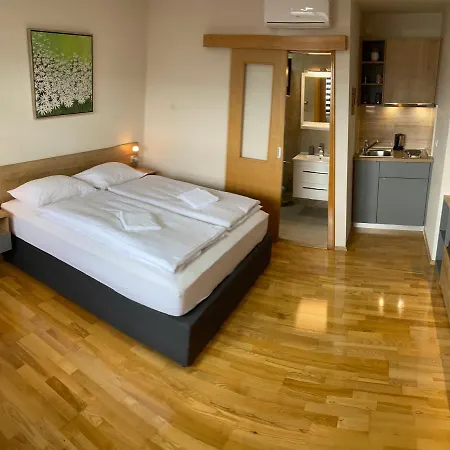 Apartament House Mael