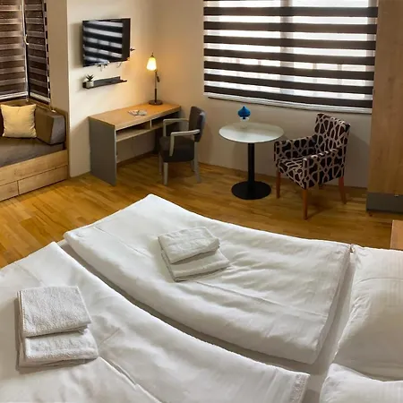 House Mael Апартаменты *